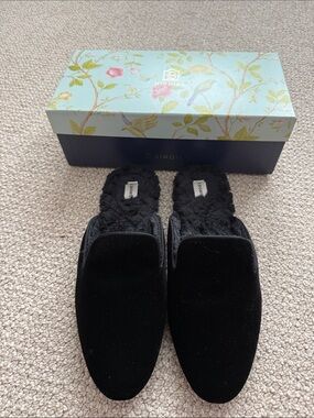 Birdies Black Velvet “The Phoebe” Faux Fur Lined Mule, Size 10.5